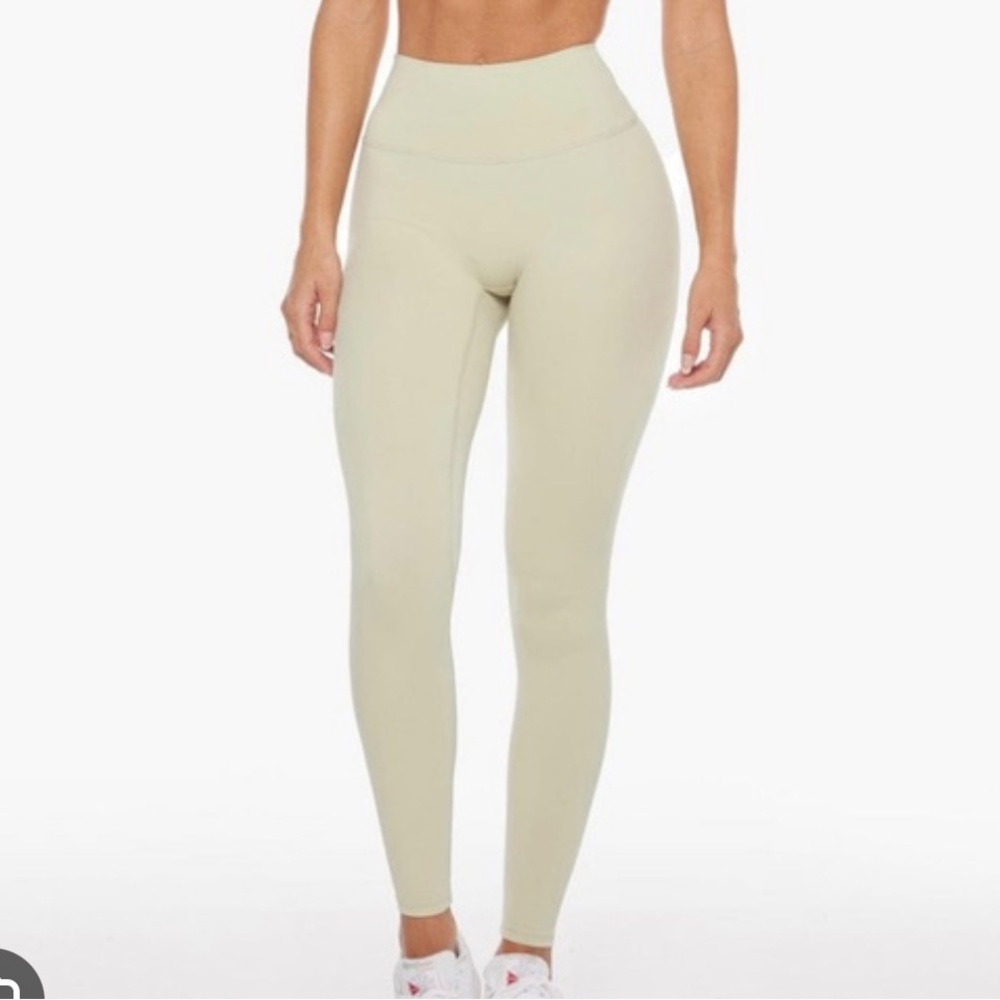 Isabelle Mathers x CSB Freedom Leggings in Chai